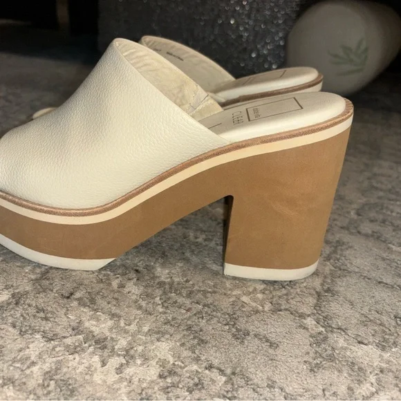 Dolce Vita Clear Emery Platform Sandals - Picture 2 of 8